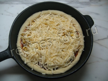 Пицца с курицей и кукурузой. Тесто на дрожжах