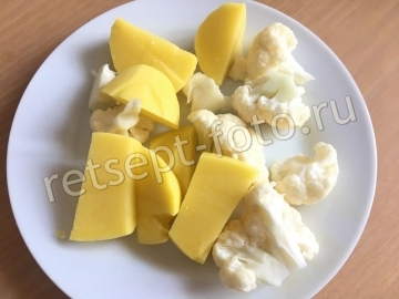Пюре из куриной печени, цветной капусты и картофеля детям от 1 года