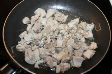 Плов с курицей в горшочках в духовке