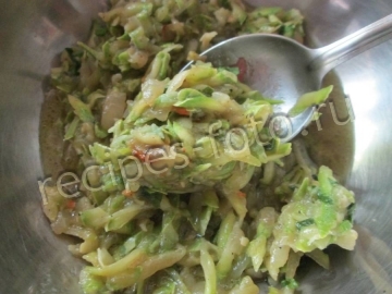 Помидоры фаршированные сыром и кабачком