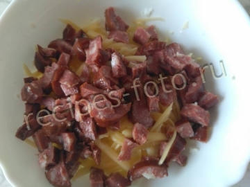 Помидоры фаршированные сыром и колбасой