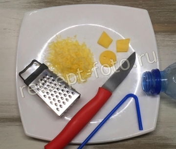 Поросенок из яйца с горошком для ребенка 1,5 года