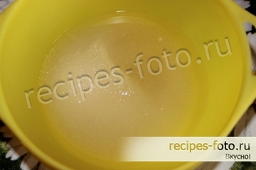 Праздничный кекс с изюмом и апельсиновым соком в духовке