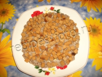 Праздничный салат Инь - Янь с икрой и шпротами