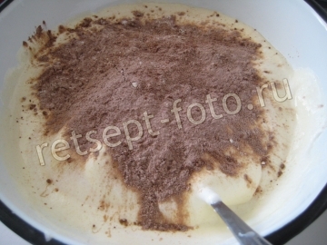 Праздничный торт с черносливом и сметаной