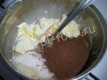 Праздничный торт с черносливом и сметаной