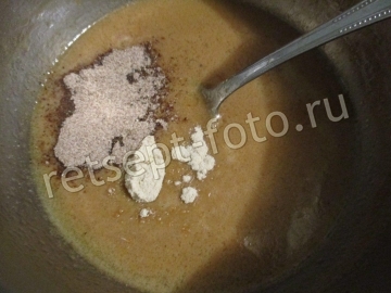 Пряный имбирный кекс с черносливом