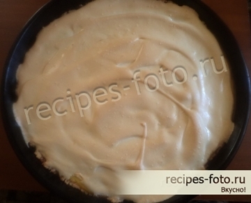 Пирог с яблоками и творогом из песочного теста