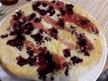 Пирог с вишней без молока и масла