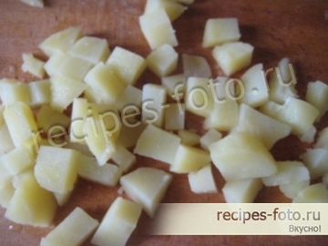 Простой картофельный салат с пекинской капустой и яйцом