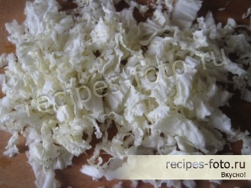 Простой картофельный салат с пекинской капустой и яйцом
