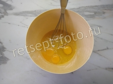 Простой морковный торт с сырным кремом