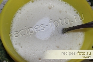 Простой кокосовый пирог со сливками