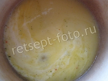 Простой пирог с курицей из тонкого теста