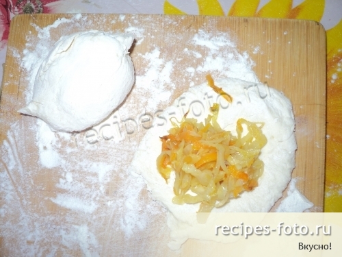Жареные пирожки с капустой