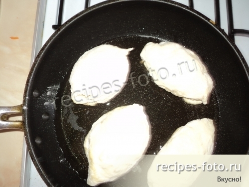 Жареные пирожки с капустой