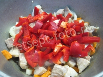 Рагу с мясом, баклажанами и капустой