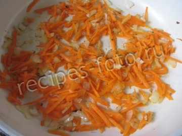 Рассольник с плавленым сыром и солеными огурцами