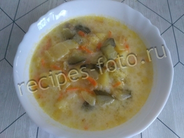 Рассольник с плавленым сыром и солеными огурцами