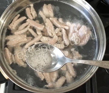 Рассольник со свининой и перловкой