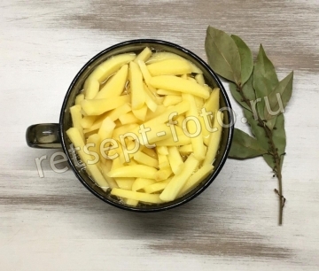 Рассольник со свининой и перловкой