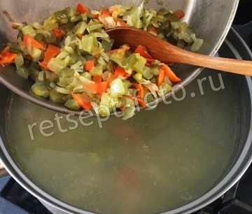 Рассольник со свининой и перловкой