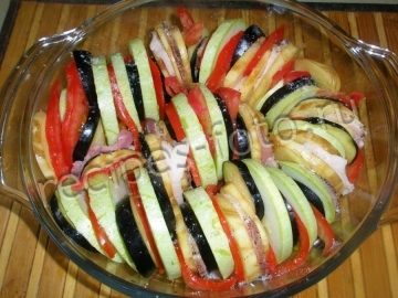 Рататуй с беконом и сыром