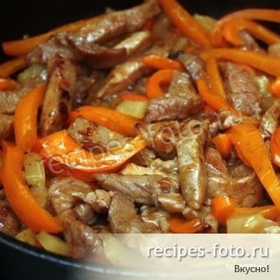 Мясо с ананасами в кисло-сладком соусе