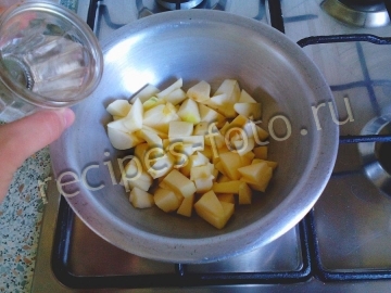 Рецепт курицы с яблоками для детей от 10 месяцев