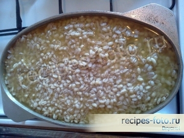 Плов из перловки с курицей
