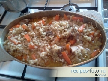 Плов из перловки с курицей