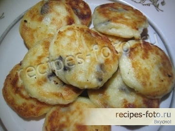 Сырники из творога с изюмом