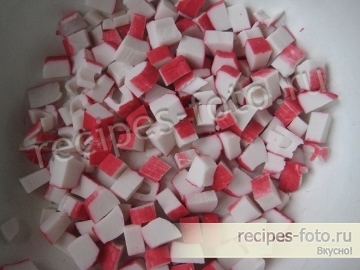 Салат с крабовыми палочками и рисом