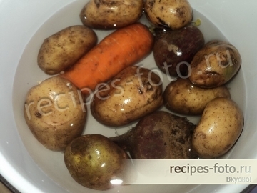 Винегрет с квашеной капустой и солеными огурцами
