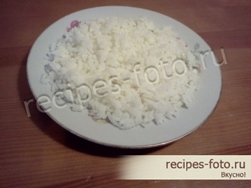 Рыбный слоеный салат с сардинами и горошком