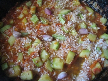Рис с кабачками и помидорами