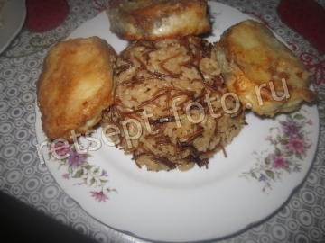Рис с макаронами и рыбой в кляре
