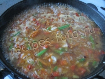 Рис с замороженными овощами и мясом