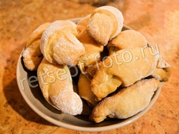 Рогалики с яблоками и корицей на сухих дрожжах