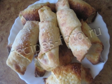 Творожные рассыпчатые рогалики с яблоками
