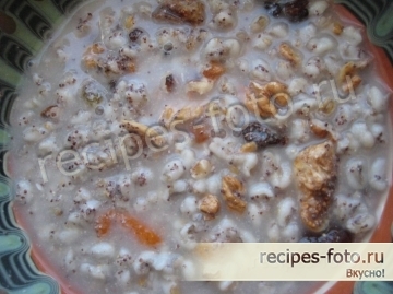 Рождественская кутья с изюмом, маком и сухофруктами из перловки