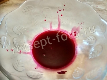 Розовое картофельное пюре со свеклой