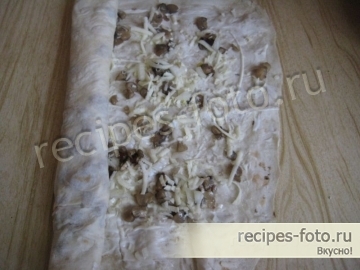 Рулет из лаваша с грибами и сыром