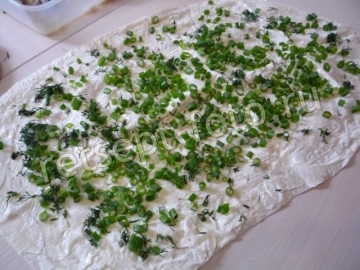Рулет из лаваша с курицей, огурцом и салатом