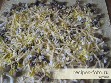 Рулет из лаваша с начинкой из грибов с сыром