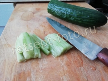Рулет из лаваша с ветчиной сыром и корейской морковкой