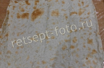 Рулет из лаваша со шпротами и пекинской капустой