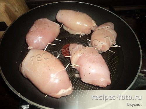 Рулетики из курицы с курагой