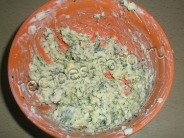 Рулетики из баклажан с чесноком и плавленым сыром