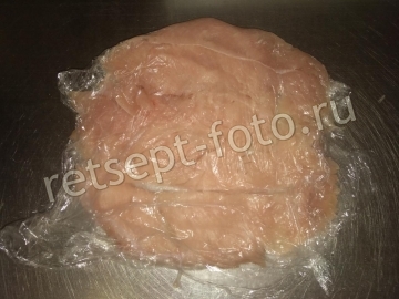 Рулетики из индейки с ананасами и сыром в духовке